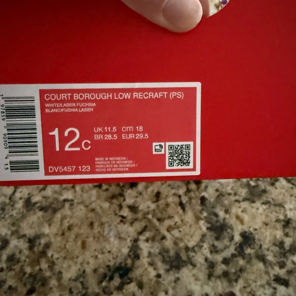 Nike Kids Sneakers in Pink and White - Picture 5 of 5